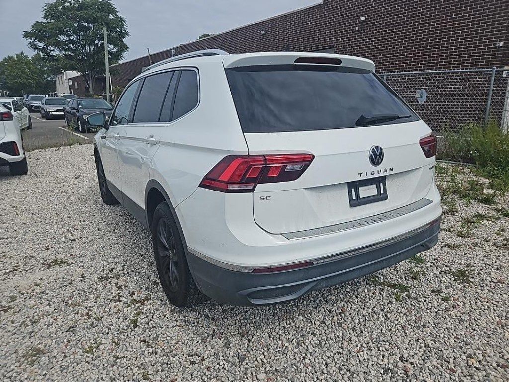 2022 Volkswagen Tiguan SE photo 3