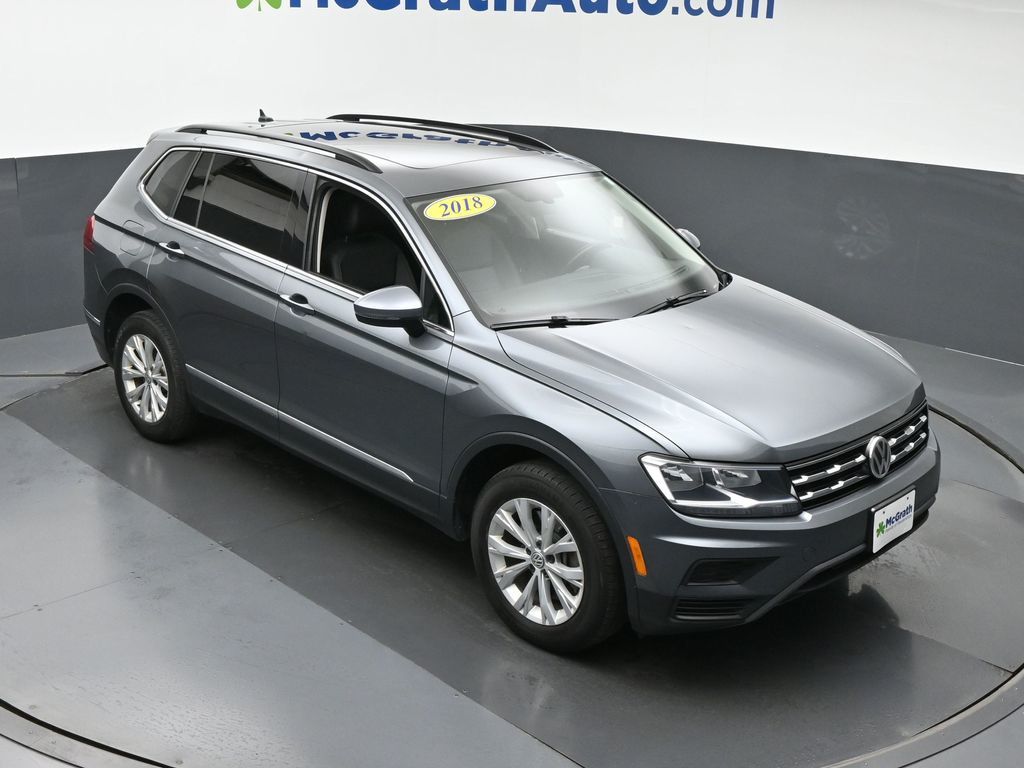 Used 2018 Volkswagen Tiguan SE with VIN 3VV2B7AXXJM092239 for sale in Marion, IA