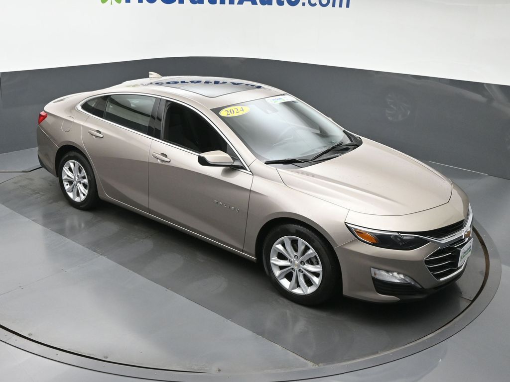 2024 Chevrolet Malibu 1LT photo 2