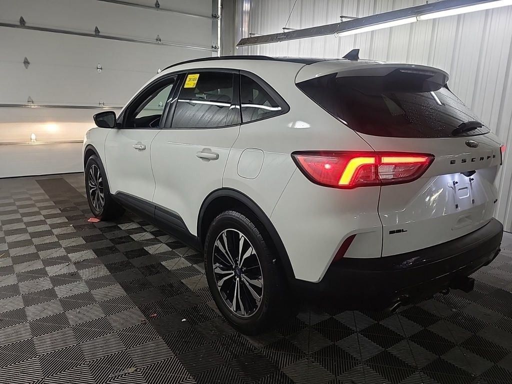 2022 Ford Escape SEL photo 2