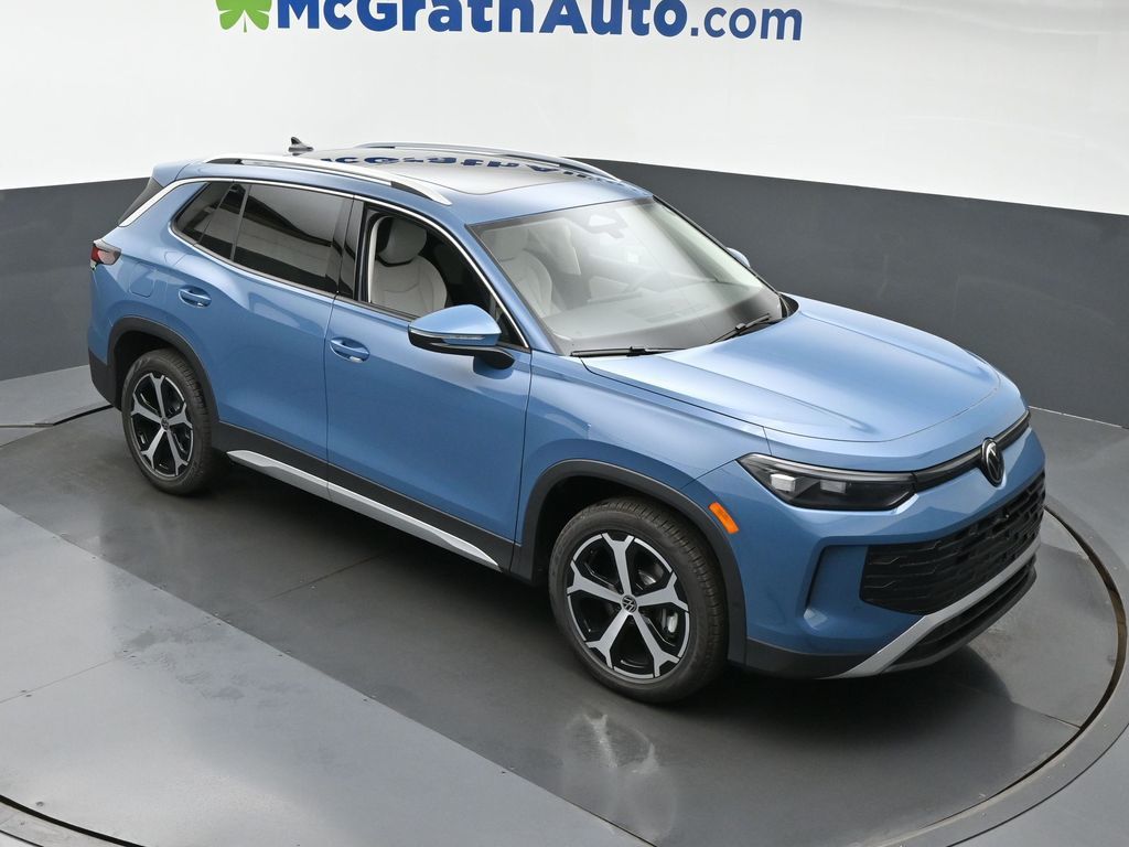 2025 Volkswagen Tiguan SE photo 2