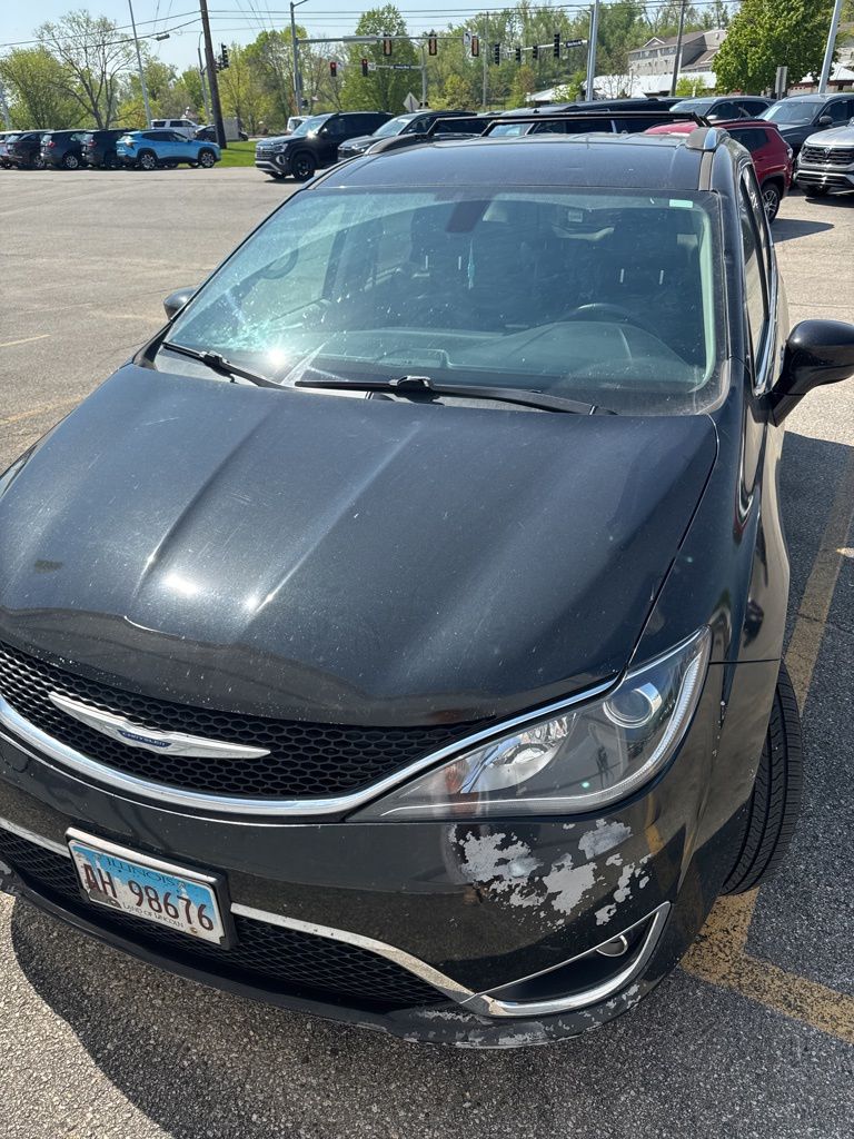 Used 2018 Chrysler Pacifica Touring L with VIN 2C4RC1BG9JR322769 for sale in Marion, IA
