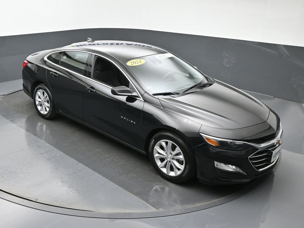 2024 Chevrolet Malibu 1LT photo 2