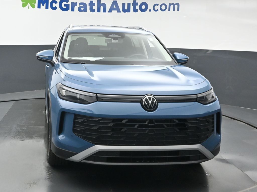 2025 Volkswagen Tiguan SE photo 3