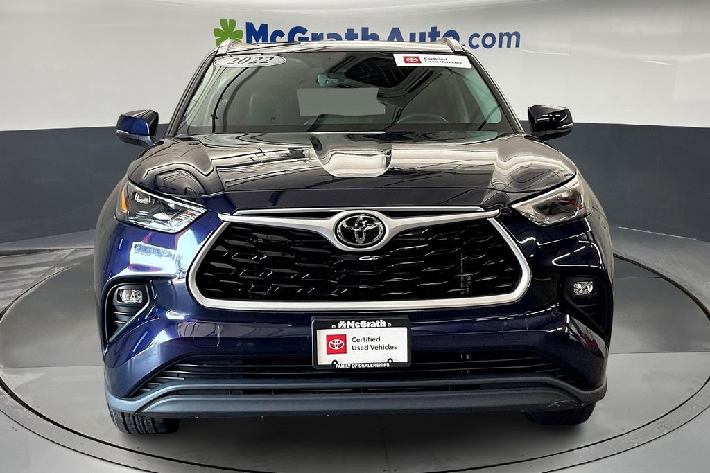 2022 Toyota Highlander XLE photo 3