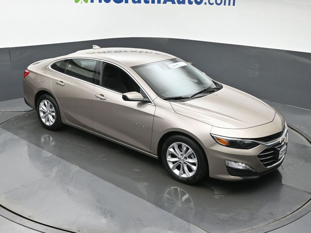 2024 Chevrolet Malibu 1LT photo 2