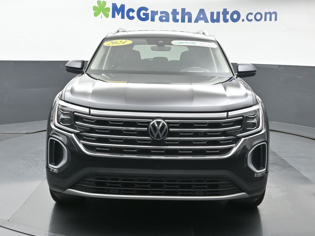 2024 Volkswagen Atlas SEL photo 3