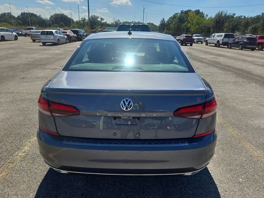 2022 Volkswagen Passat 2.0T SE photo 3