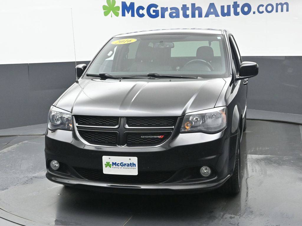 2016 Dodge Grand Caravan R/T photo 3