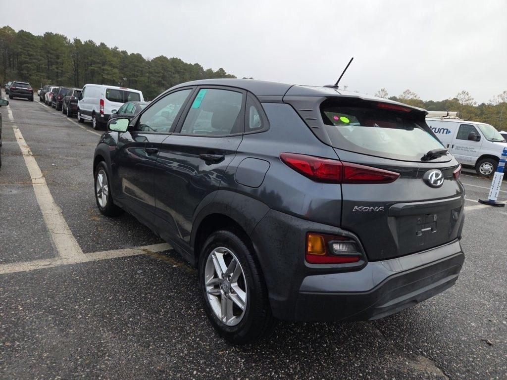2021 Hyundai Kona SE photo 3