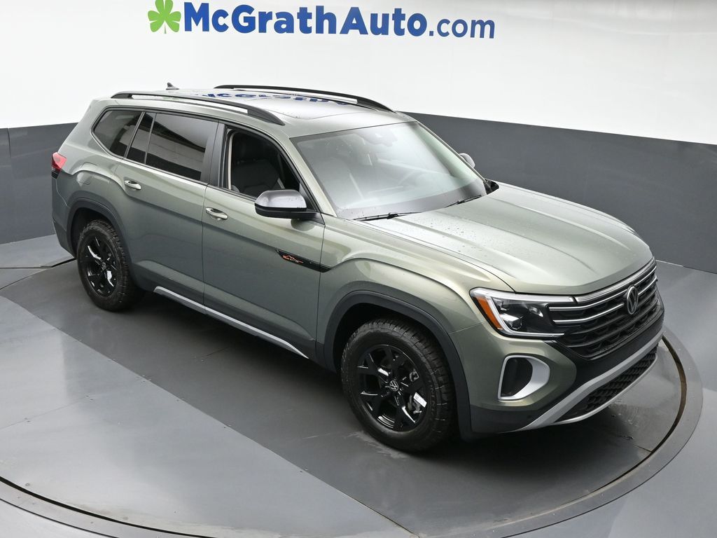 2026 Volkswagen Atlas Peak Edition SE photo 2