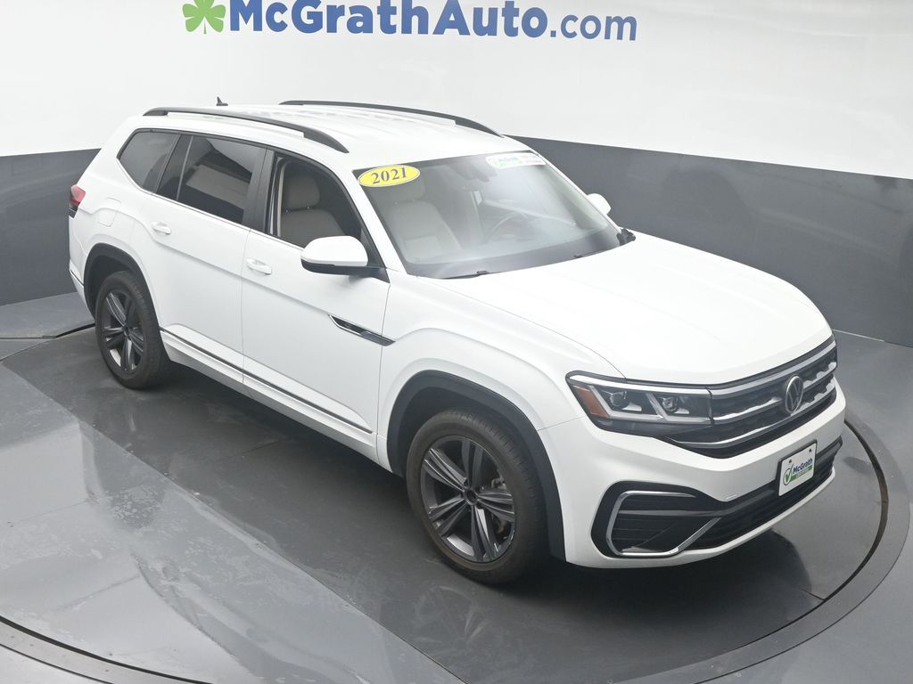 Used 2021 Volkswagen Atlas SE w/Tech R-Line with VIN 1V2NR2CAXMC581537 for sale in Marion, IA