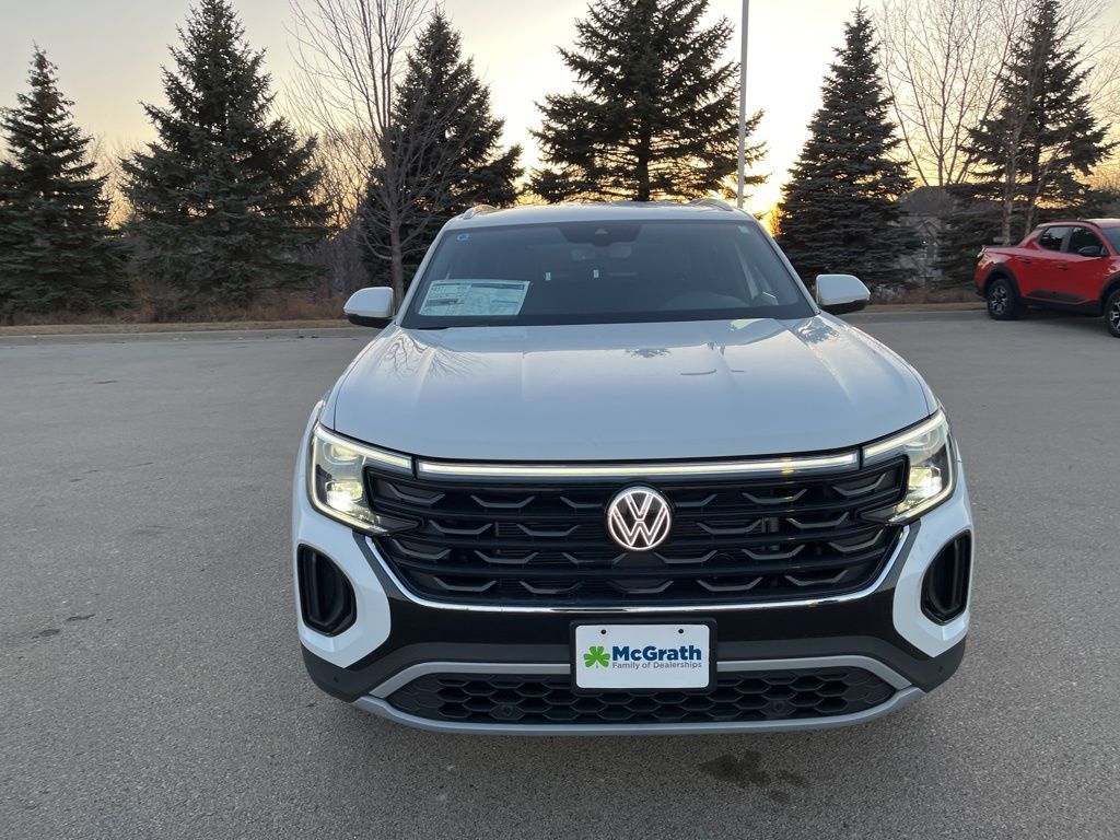 2025 Volkswagen Atlas Cross Sport SE Technology photo 2