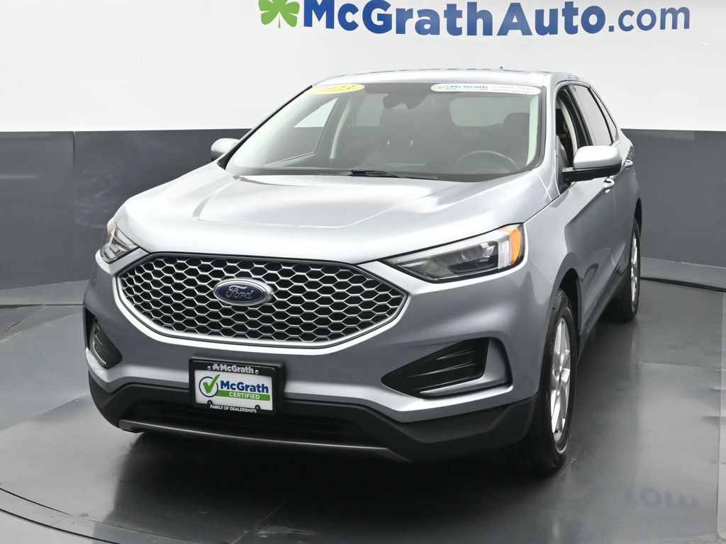2023 Ford Edge SEL photo 4