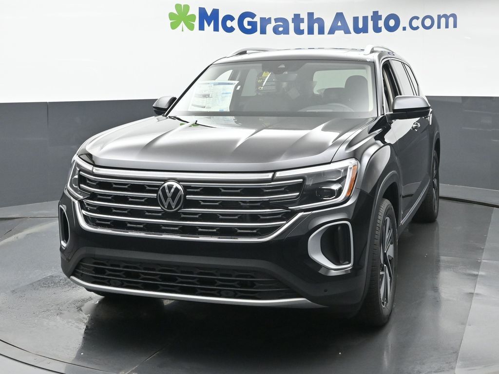 2026 Volkswagen Atlas SEL photo 4