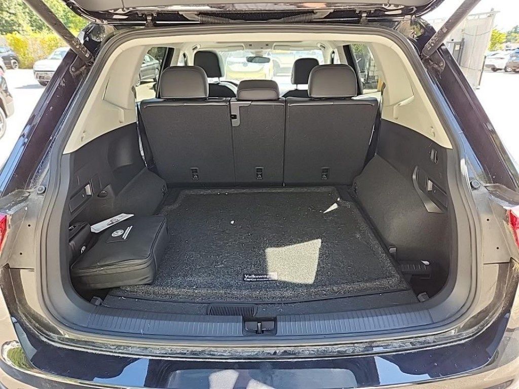 2022 Volkswagen Tiguan SE photo 3