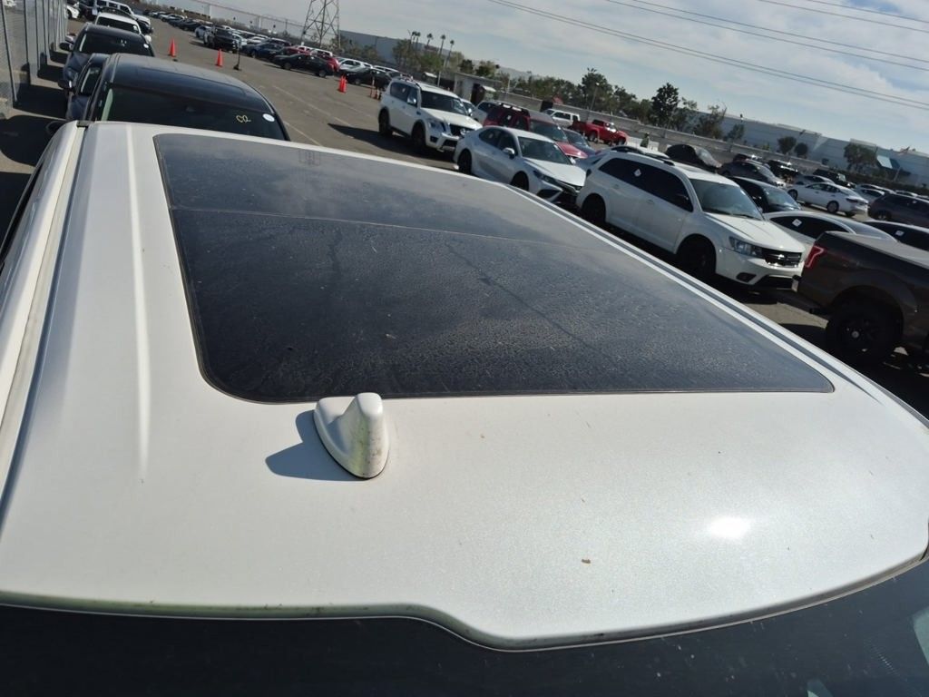 2019 Ford F-150 Platinum photo 2