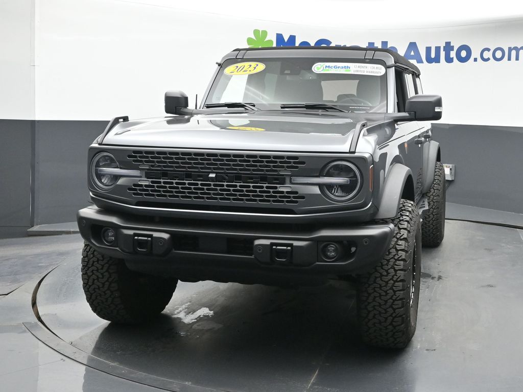 2023 Ford Bronco Base photo 3