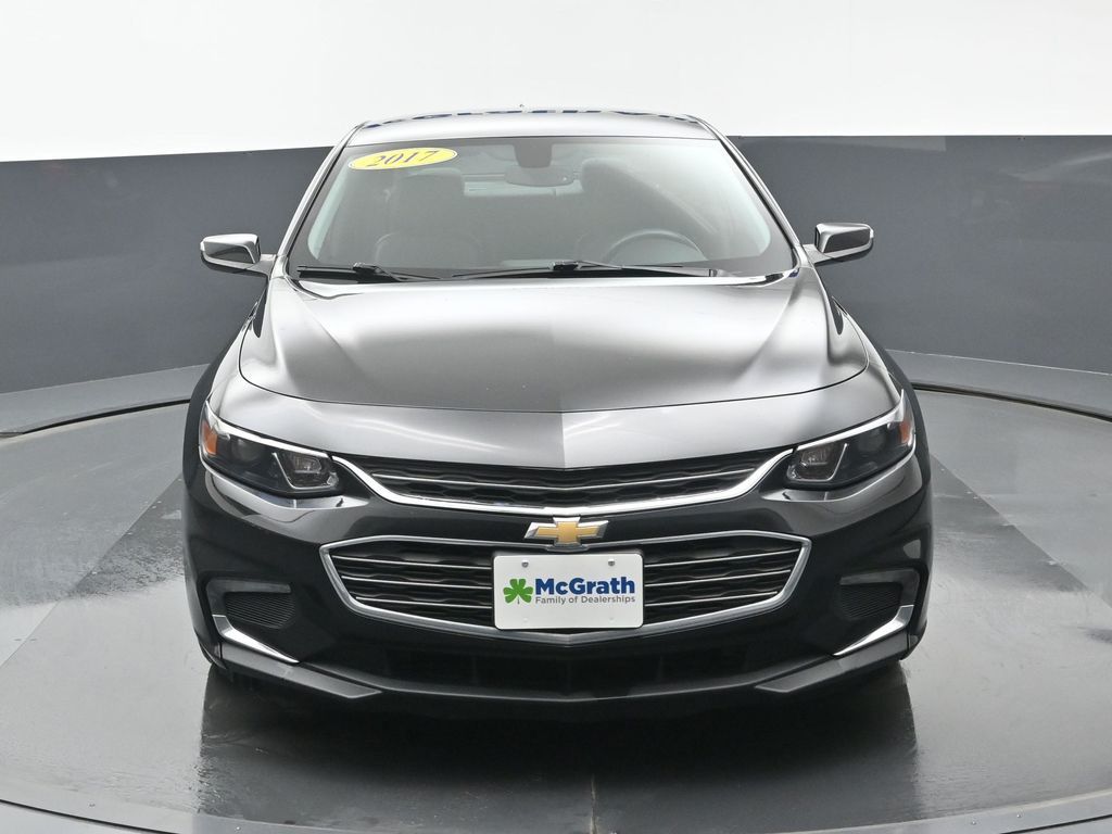 2017 Chevrolet Malibu 1LT photo 3