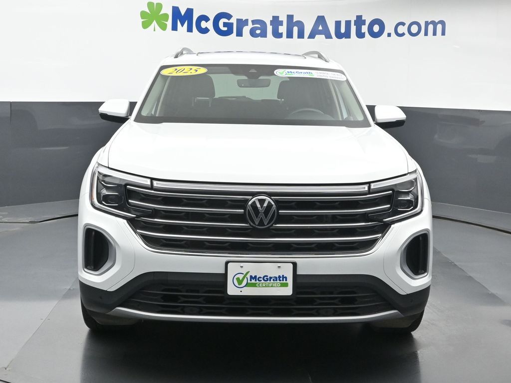 2025 Volkswagen Atlas SE Technology photo 2