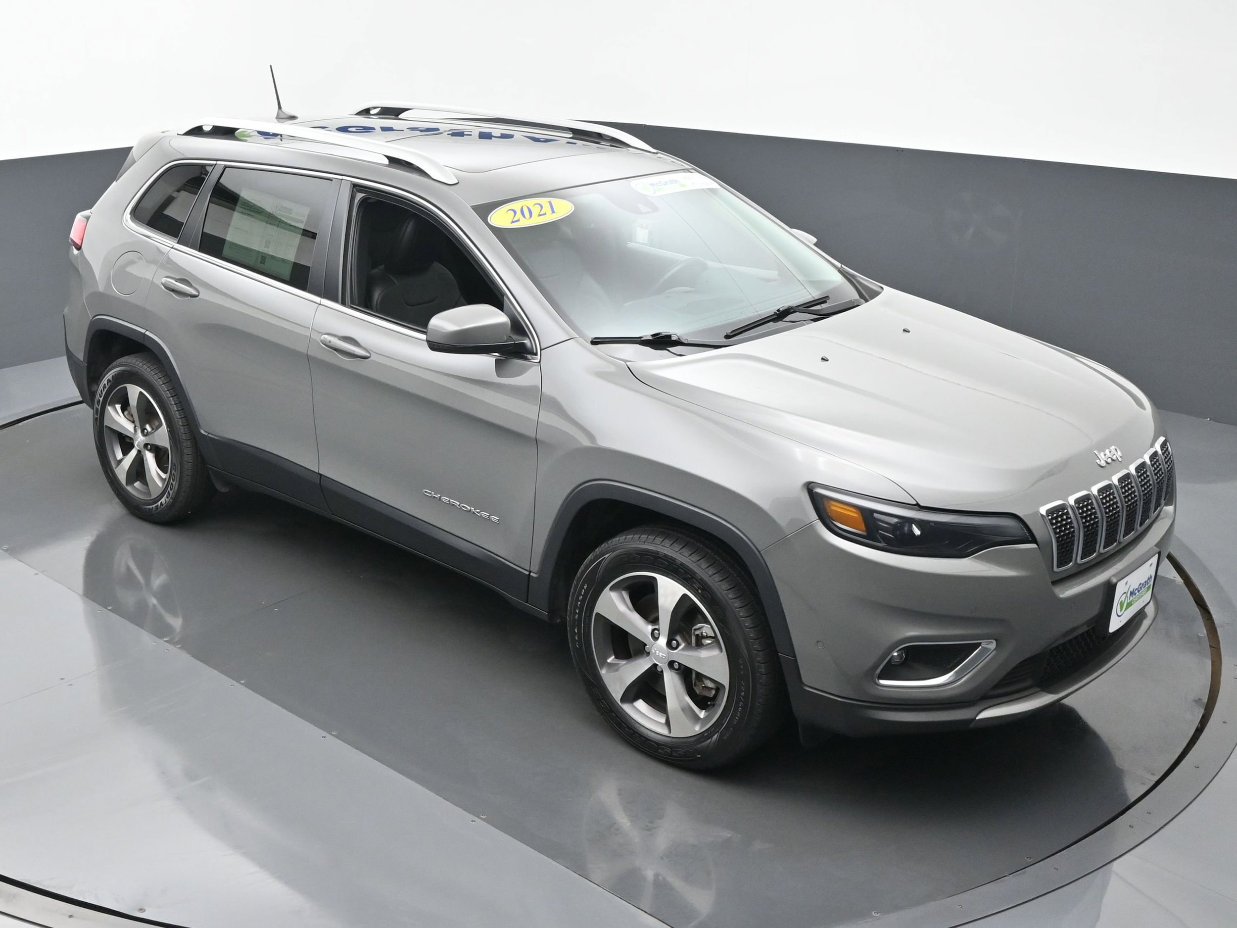 Used 2021 Jeep Cherokee Limited with VIN 1C4PJMDX2MD138387 for sale in Marion, IA