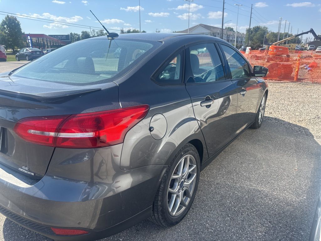 2015 Ford Focus SE photo 4