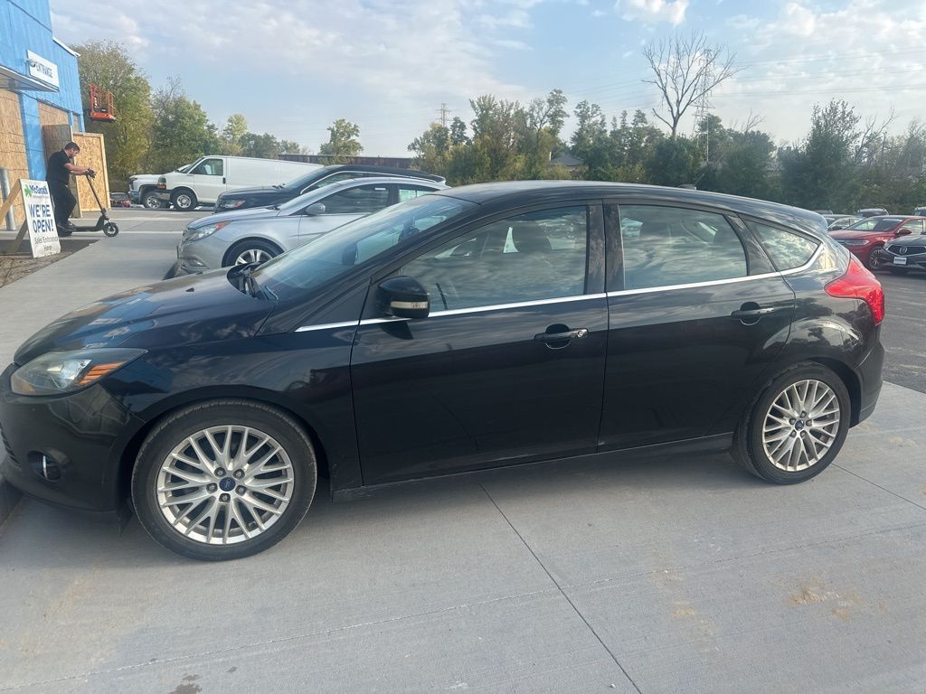 2014 Ford Focus Titanium photo 2