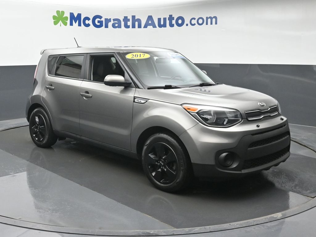 Used 2017 Kia Soul Base with VIN KNDJN2A24H7496263 for sale in Hiawatha, IA