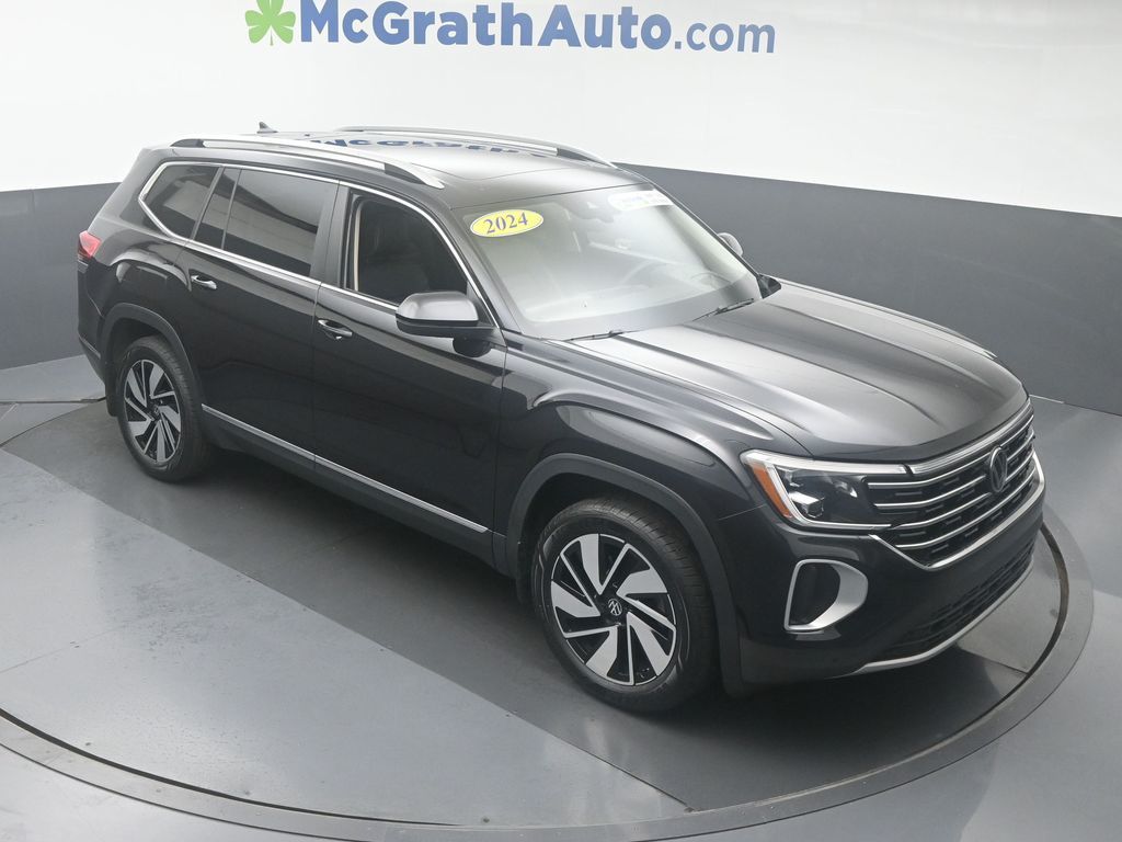 2024 Volkswagen Atlas SEL photo 2