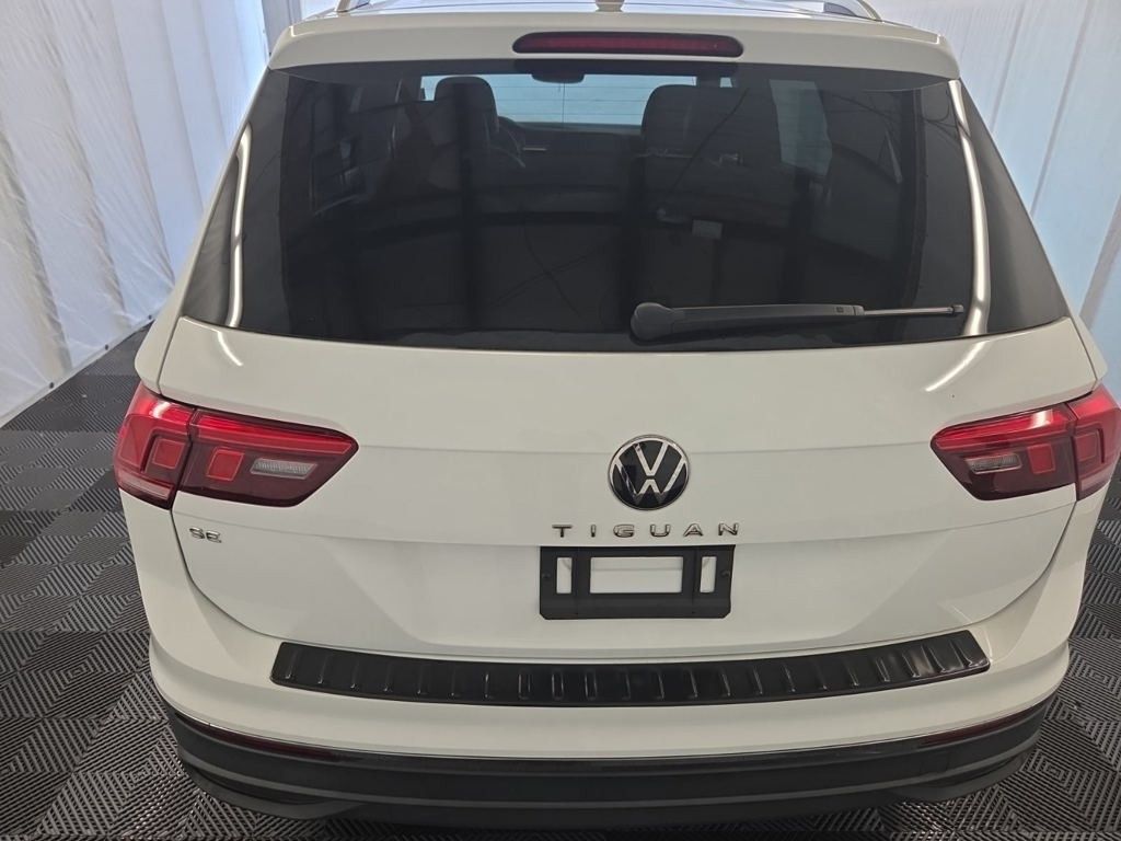 2022 Volkswagen Tiguan SE photo 3