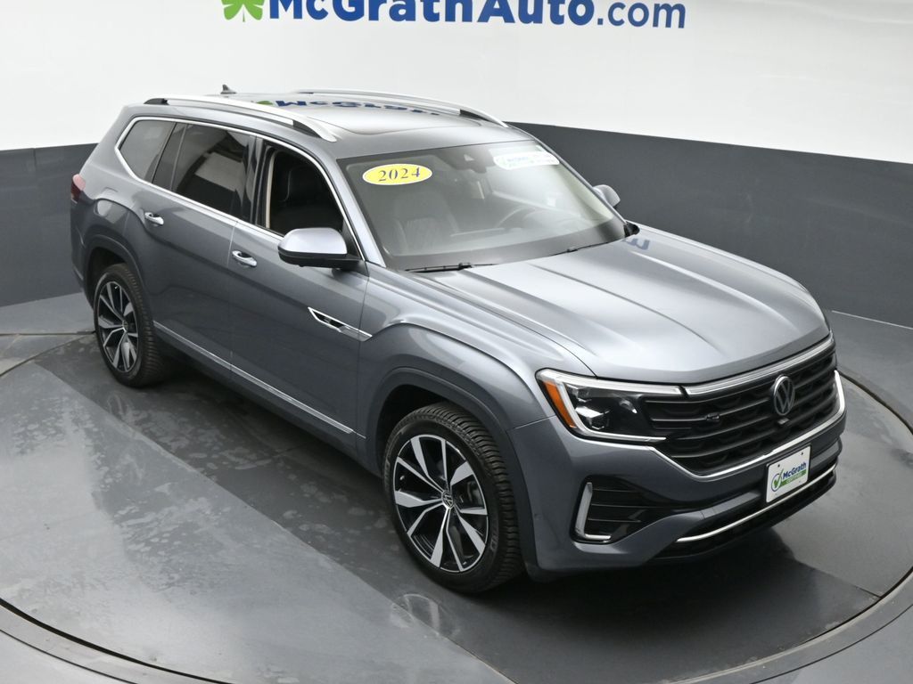 2024 Volkswagen Atlas SEL Premium R-Line photo 2