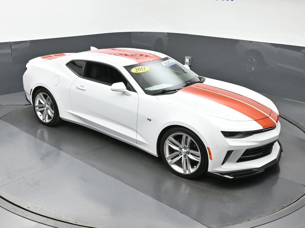 2016 Chevrolet Camaro 1LT photo 2