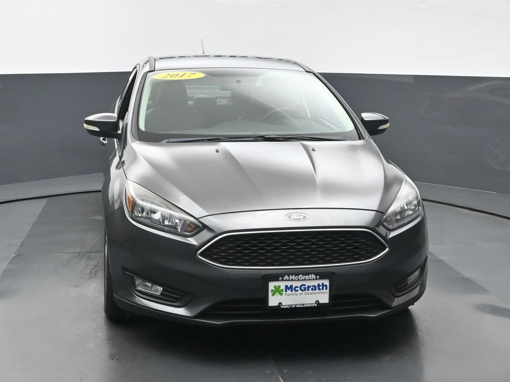 2015 Ford Focus SE photo 2