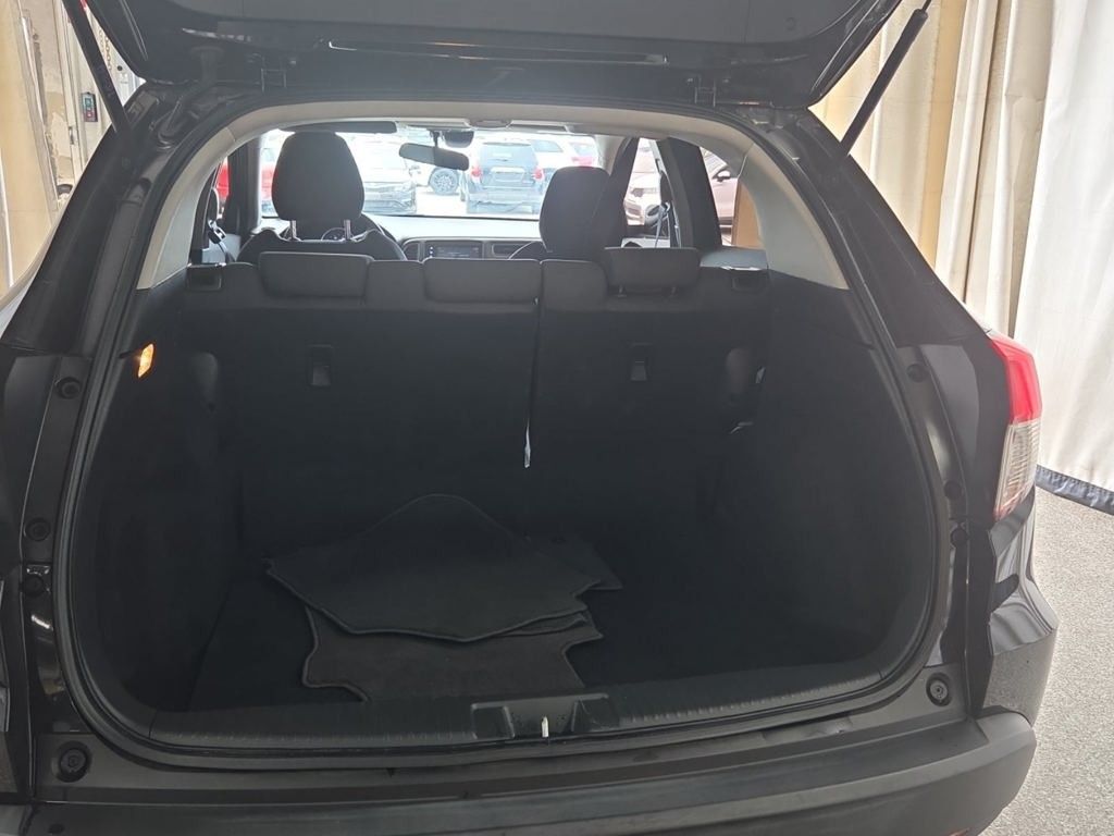 2021 Honda HR-V EX 2WD photo 2