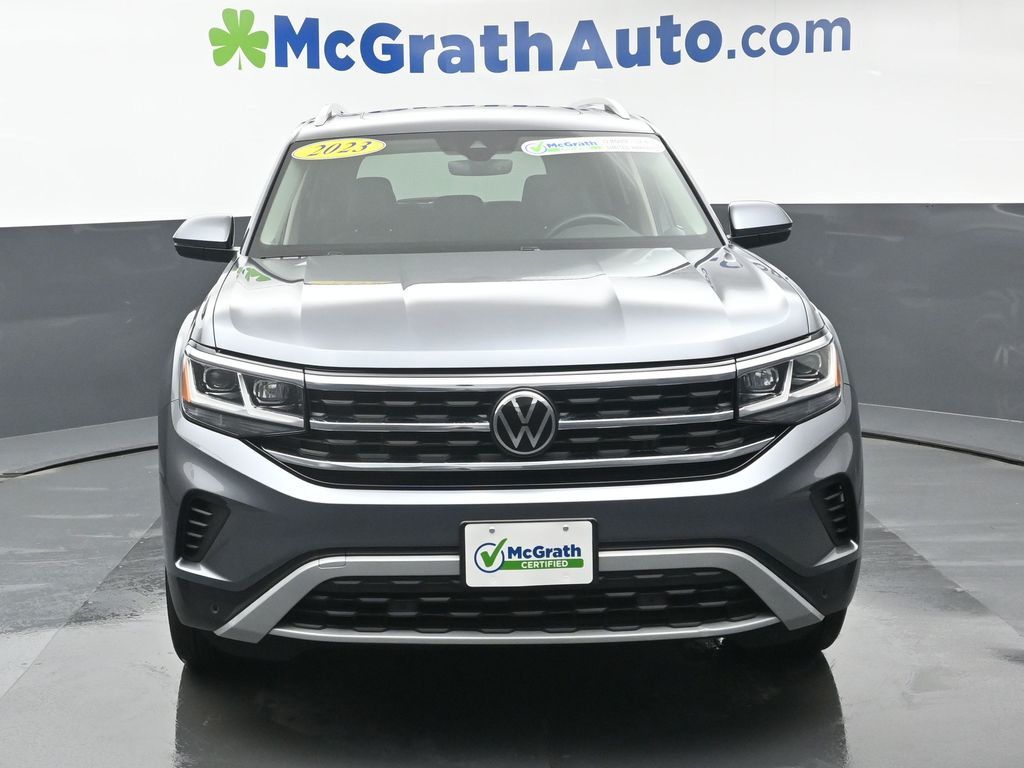 2023 Volkswagen Atlas SEL photo 3