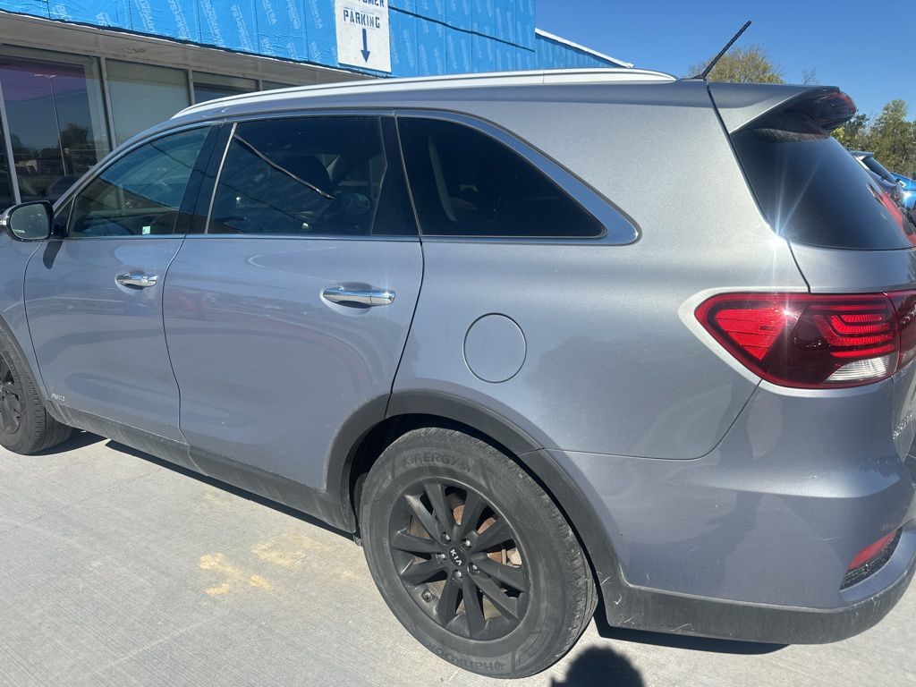2020 Kia Sorento LX photo 3