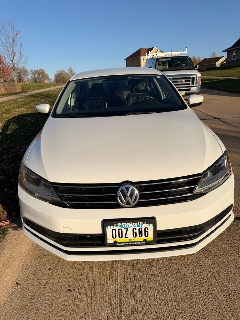 2017 Volkswagen Jetta 1.4T S photo 2
