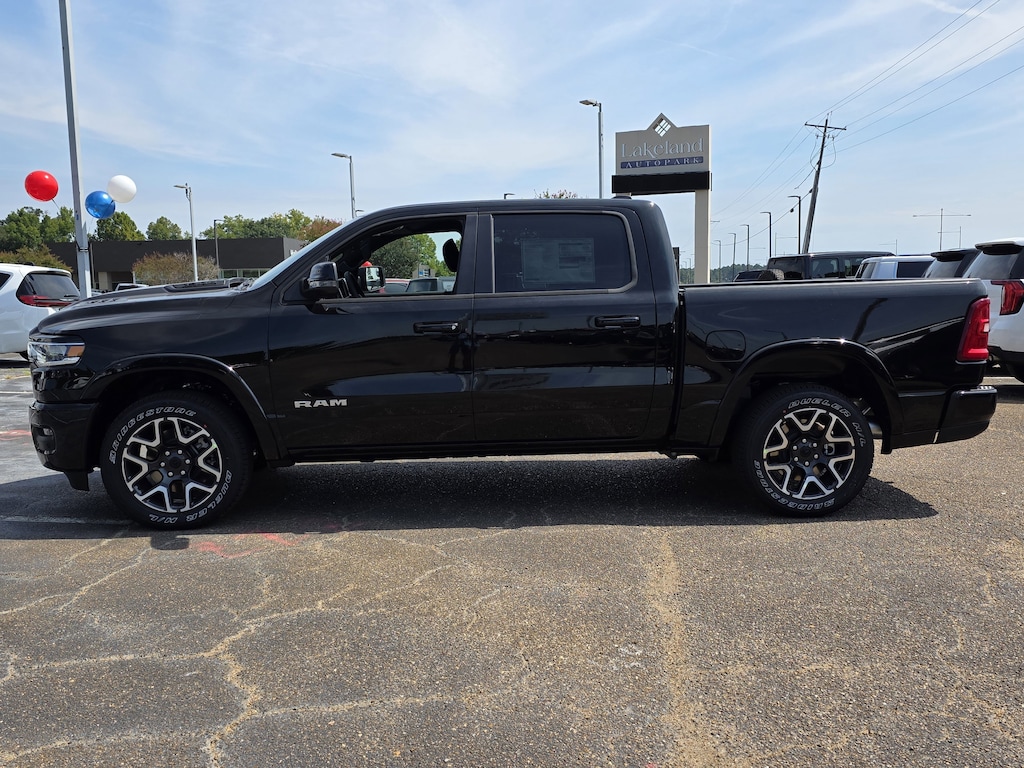 New 2026 Ram 1500 LARAMIE CREW CAB 4X4 5'7 BOX Pickup