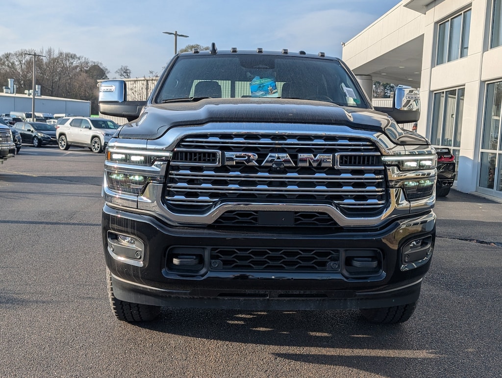New 2025 Ram 2500 LIMITED CREW CAB 4X4 6'4 BOX Pickup