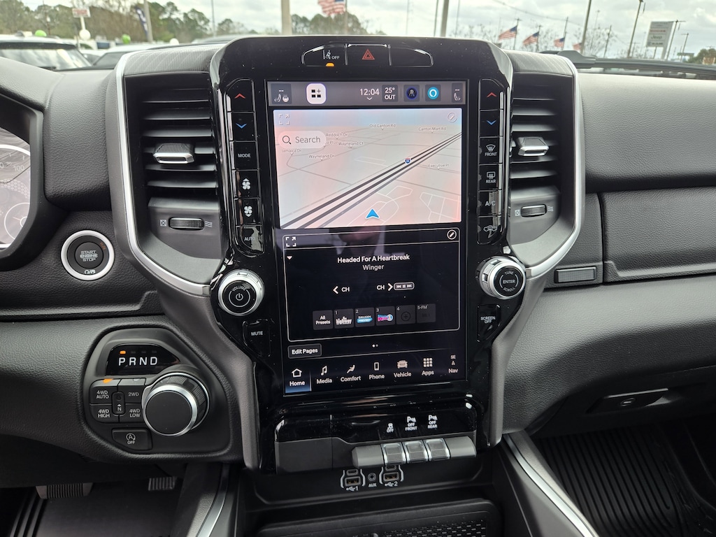 New 2026 Ram 1500 BIG HORN CREW CAB 4X4 5'7 BOX Pickup