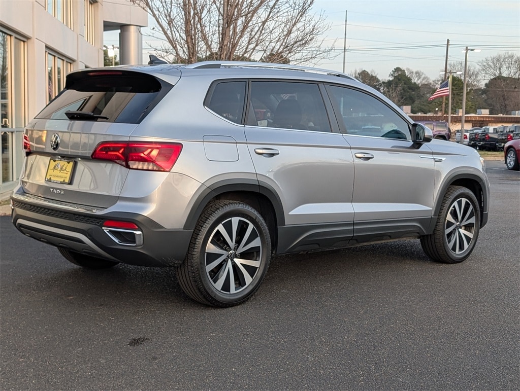 Used 2024 Volkswagen Taos SE Sport Utility