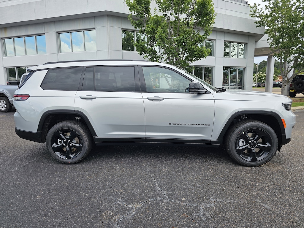 New 2025 Jeep Grand Cherokee L ALTITUDE X 4X2 Sport Utility