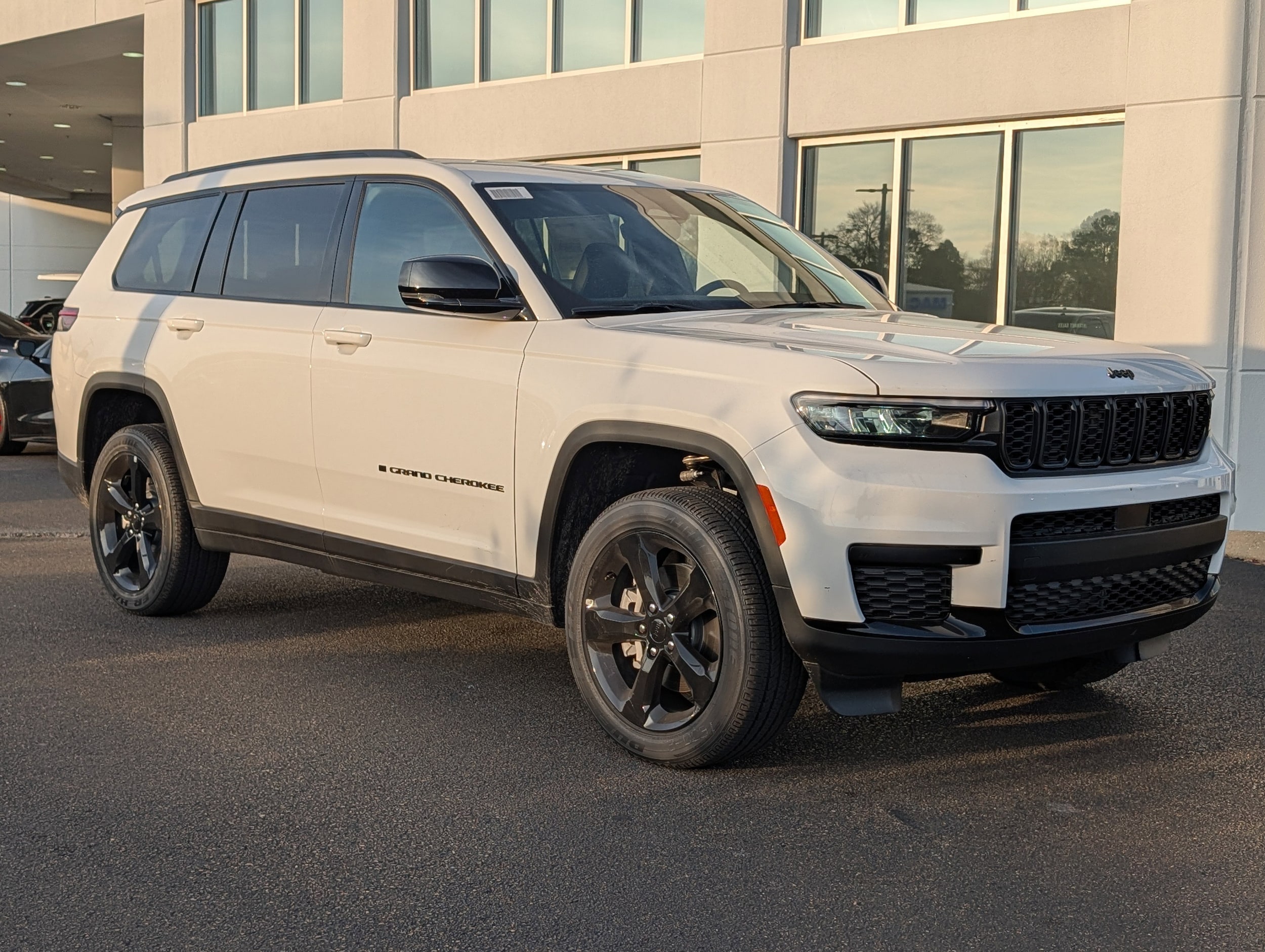 2025 Jeep Grand Cherokee L Altitude's photo