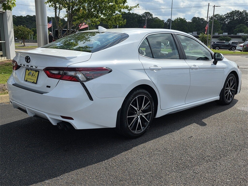 2023 Toyota Camry SE photo 4