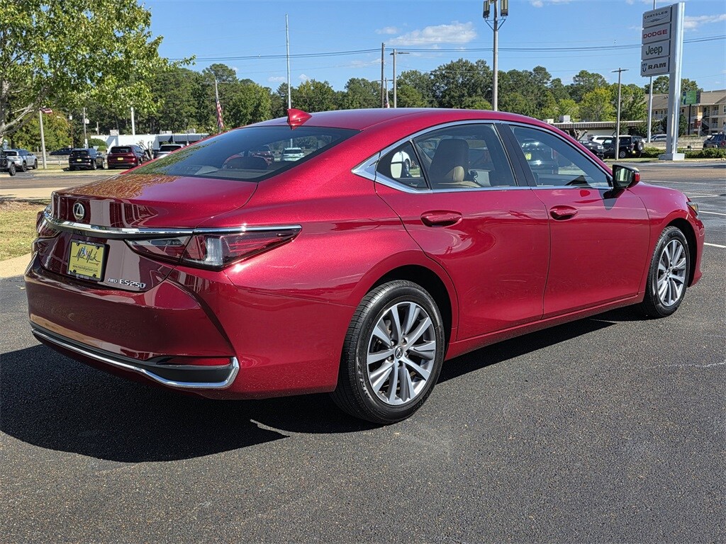2021 Lexus ES 250 photo 4