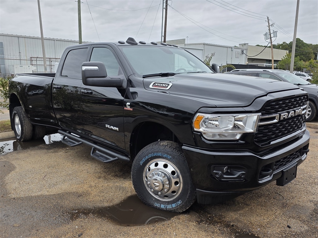 2024 Ram 3500 Crew Cab Pickup  2024 Ram 3500 Crew Cab Pickup