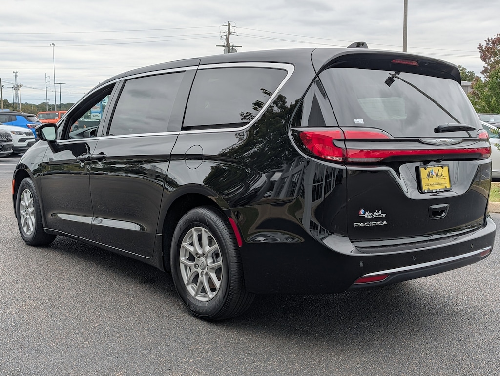 New 2026 Chrysler Pacifica SELECT Passenger Van