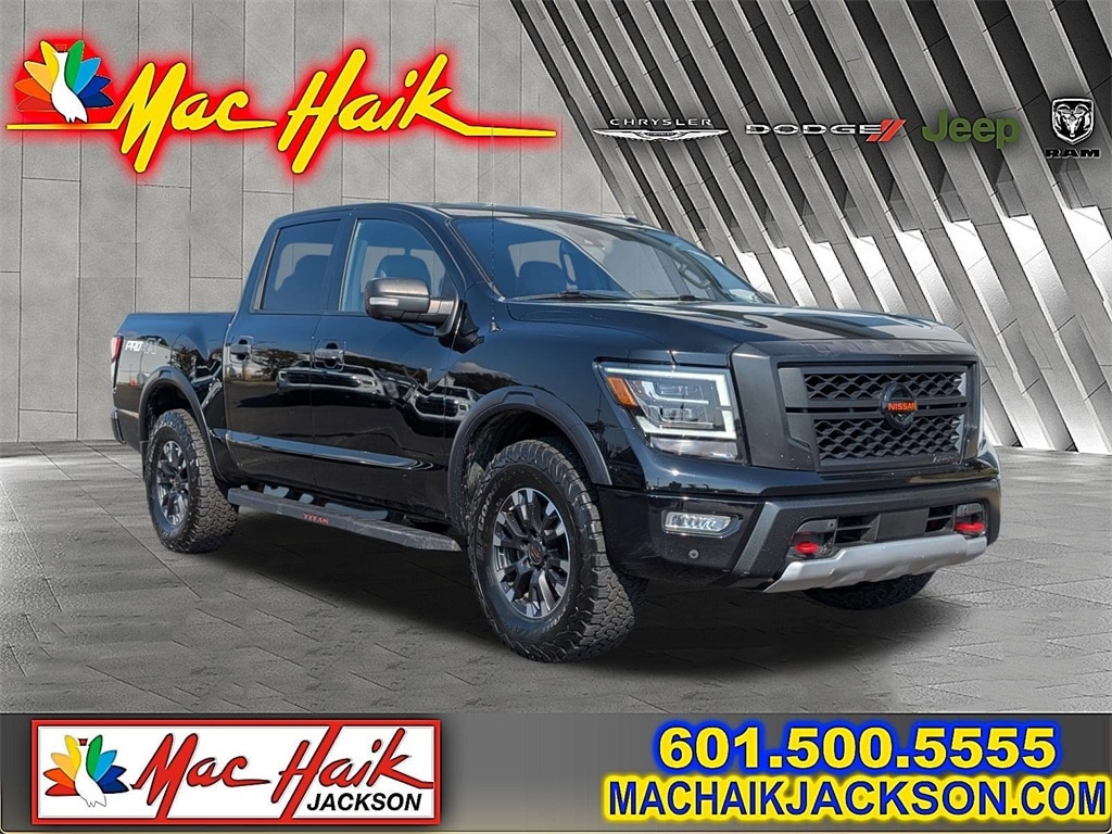 2020 Nissan Titan PRO-4X's photo
