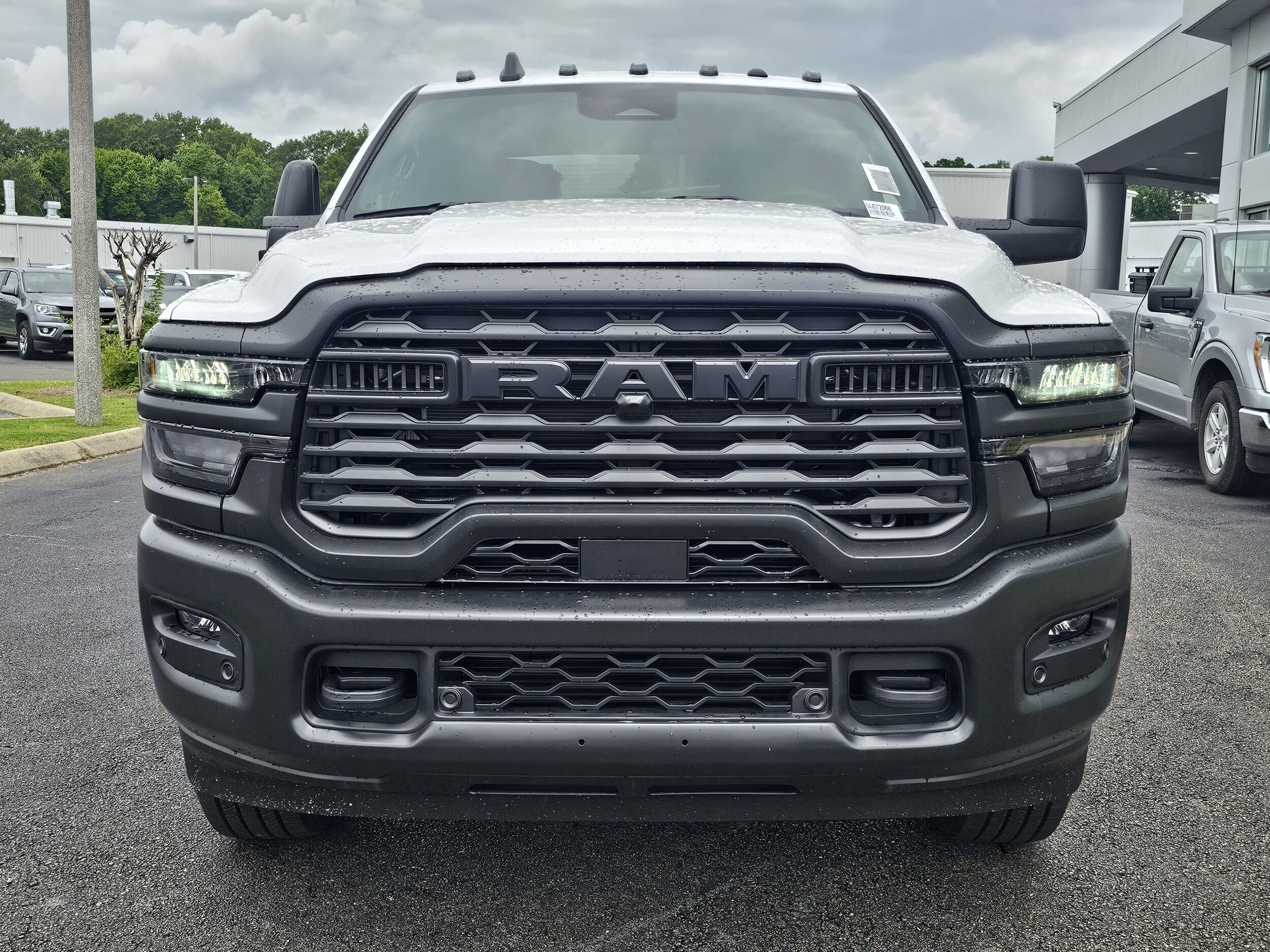 2025 Ram 2500 Tradesman photo 2