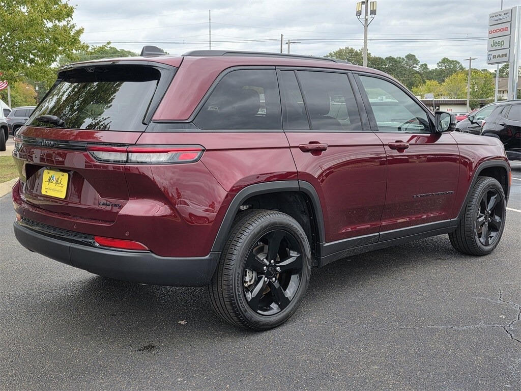 2025 Jeep Grand Cherokee Limited photo 4